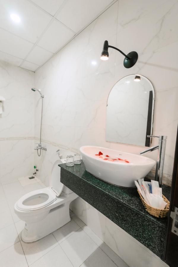 Lotus Rock Hotel ดานัง ภายนอก รูปภาพ